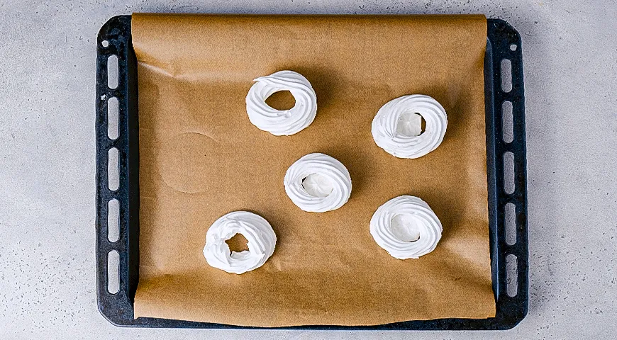 Мини-Павлова с сырным кремом