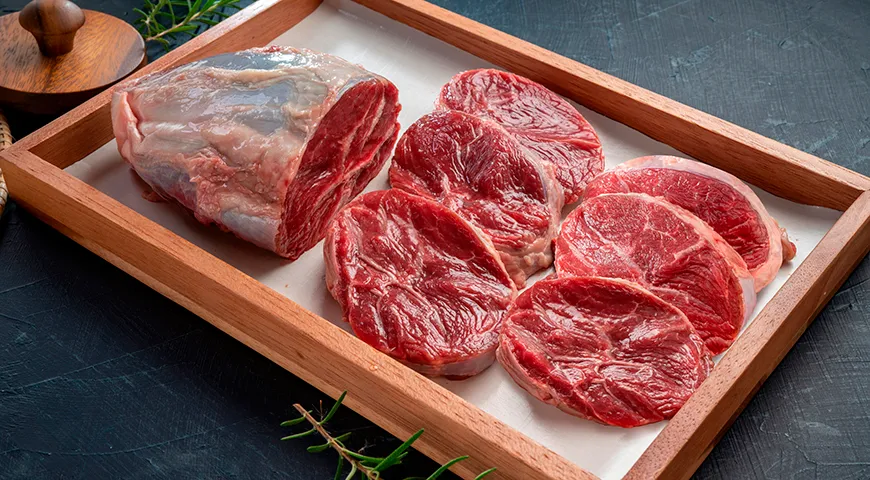 Говяжья голяшка — богатый источник полноценного белка, необходимого для мышц, иммунитета и синтеза ферментов
