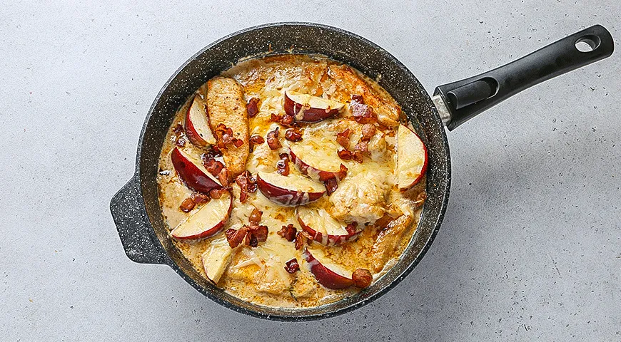 Куриная грудка в яблочном сидре