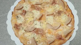 Пицца с грушей и сыром Бри