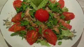 Рецепты с салатом, черри и креветками