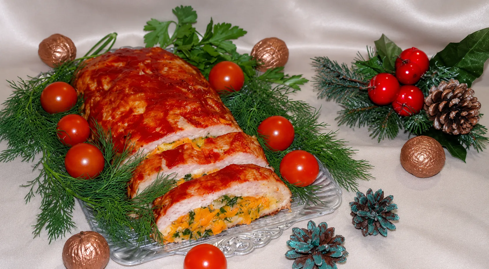 Готовим мясной рулет с начинкой