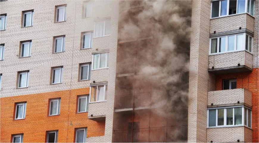 Россиянам запретили жарить шашлыки на балконе 