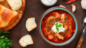Борщ с курицей: 3 легких и вкусных рецептов