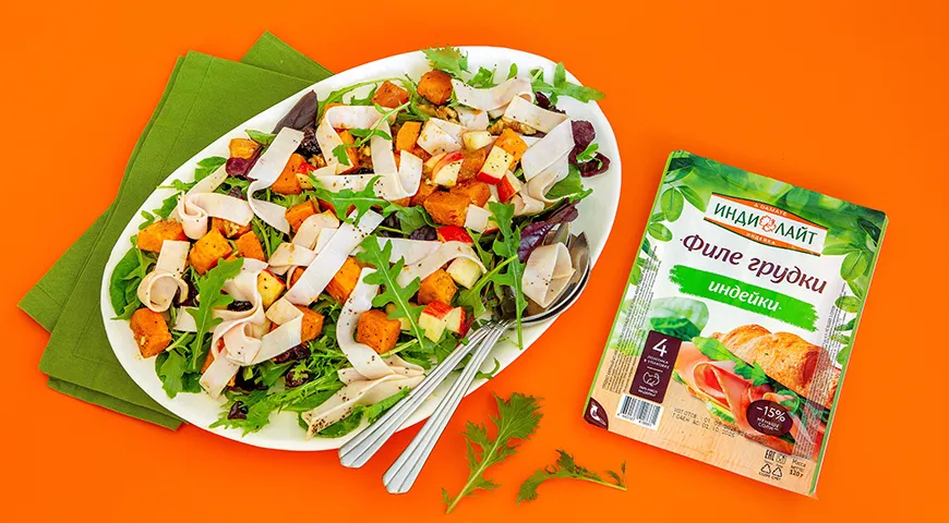 Салат с бататом и индейкой