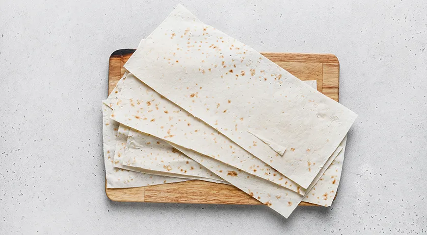 Конвертики из лаваша с яйцами и сыром