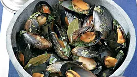 Рецепты с хлебом, морепродуктами и вином