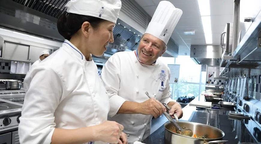 Шеф-повар кулинарной школы Le Сordon Bleu приготовит ужин в Москве
