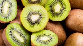 Ученые из Новой Зеландии выяснили, зачем нужно съедать 4 киви каждый день