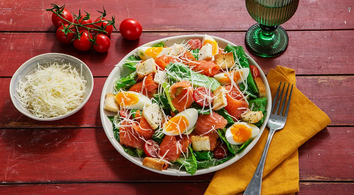 Цезарь с красной рыбой