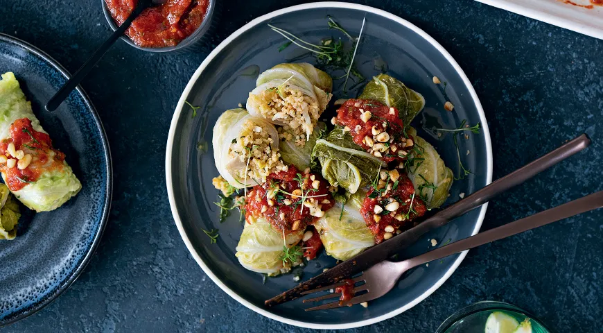 Рецепт Голубцы с кускусом и индейкой, приготовленные из пекинской капусты