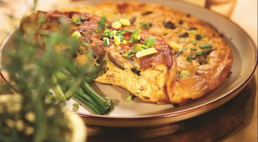 Omlet gribami. Омлет с ветчиной и грибами. Яичница с грибами.