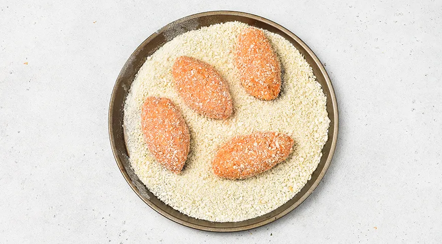 Морковные котлеты с сыром и манкой