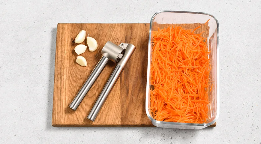 Маринованные шампиньоны с морковью по-корейски