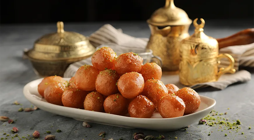 Турецкие пончики локма (по-гречески лукумадес), фото Shutterstock