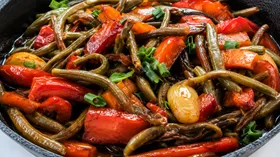 Тушеная стручковая фасоль с овощами