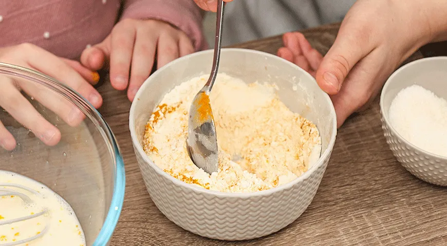 Желтые блины с маскарпоне