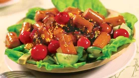 Салат с горячими сосисками