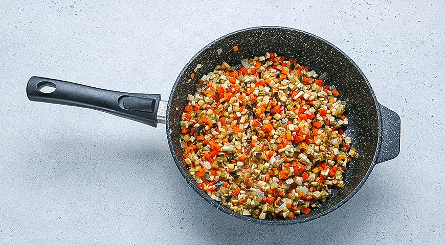 Запеканка из чечевицы с грибами и овощами