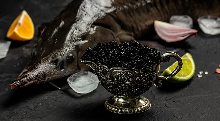 На Руси осетровая икра имела двойную ценность: для монастырей она была простой едой, а для знати — праздничным деликатесом