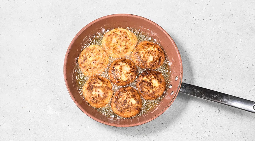 Картофельные котлеты с колбасой