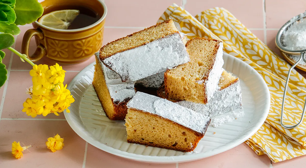 Коврижка с вареньем на кефире 