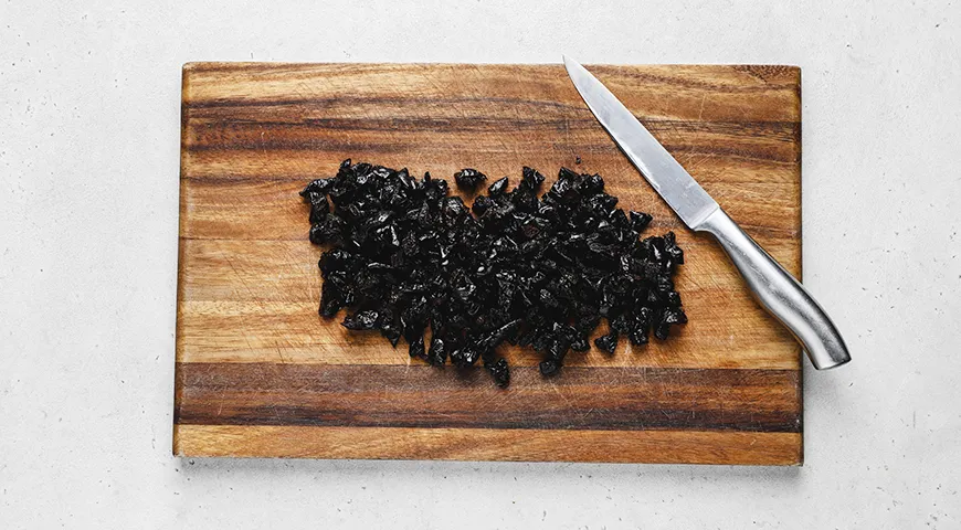 Сметанный торт с черносливом