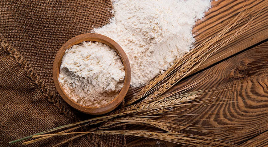 Мука из твердой пшеницы (Triticum durum), которую ценят за повышенное содержание белка
