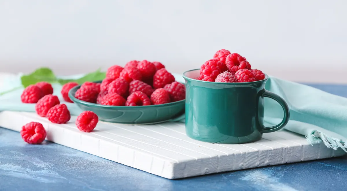 Как правильно мыть малину