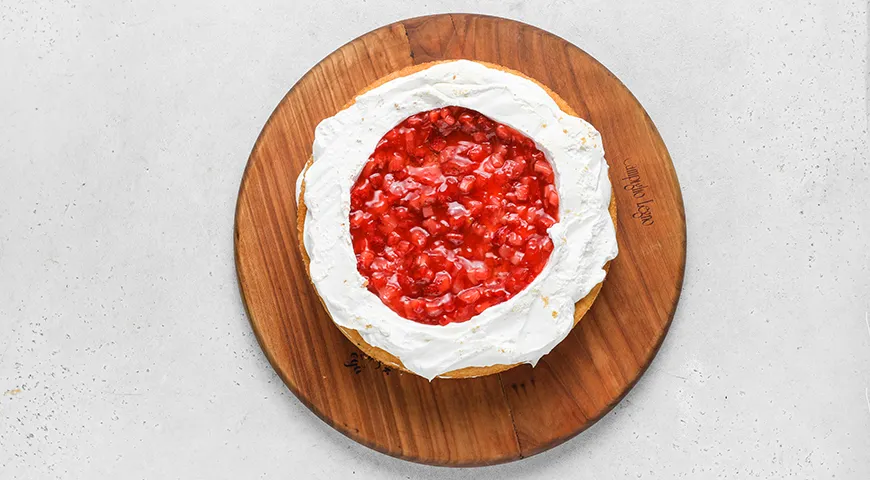 Конфитюр из клубники с крахмалом для торта
