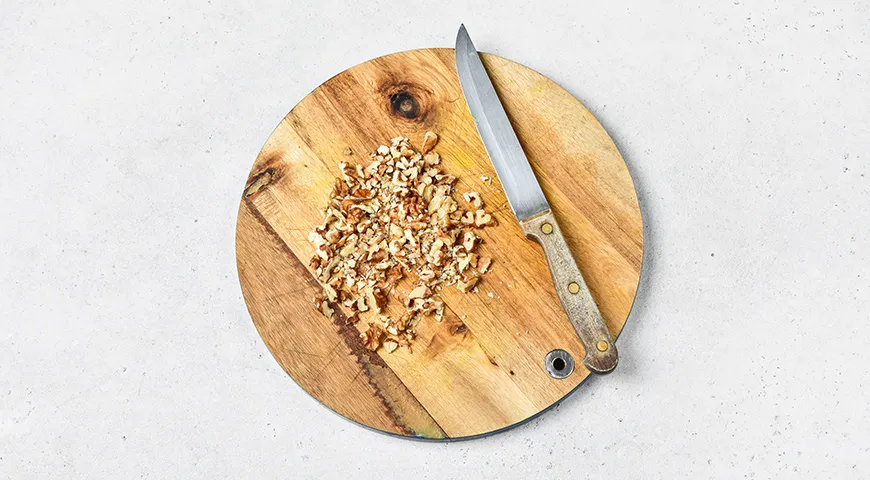 Салат с морковью, плавленым сыром и чесноком