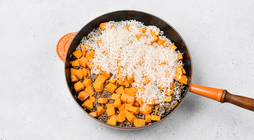 Рис с фаршем и тыквой