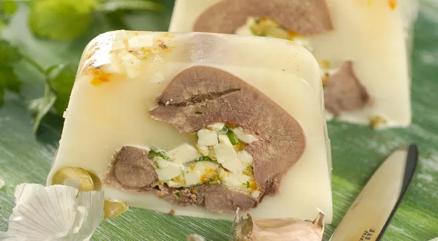 Рецепт заливного из фаршированного языка (можно использовать бараний)