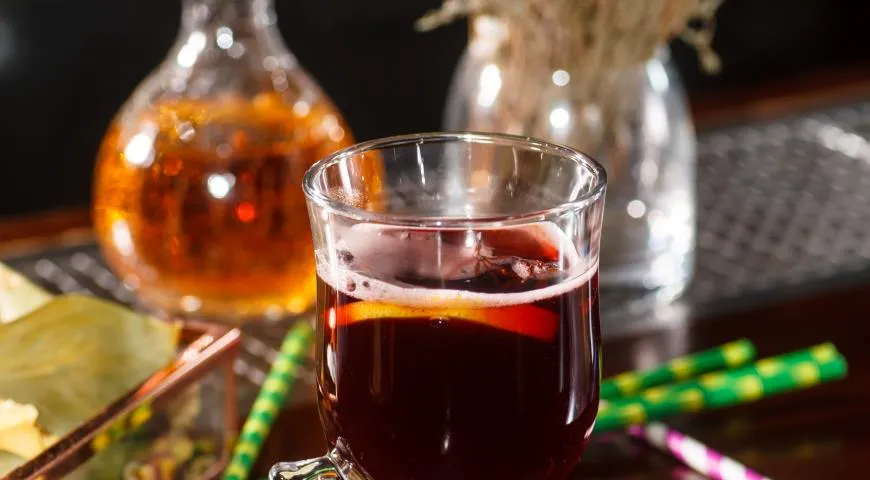 Коктейль Cinta roja (красная лента)