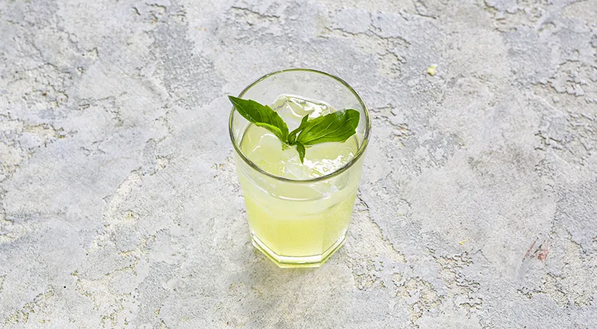 Цитрусово-базиликовый смэш