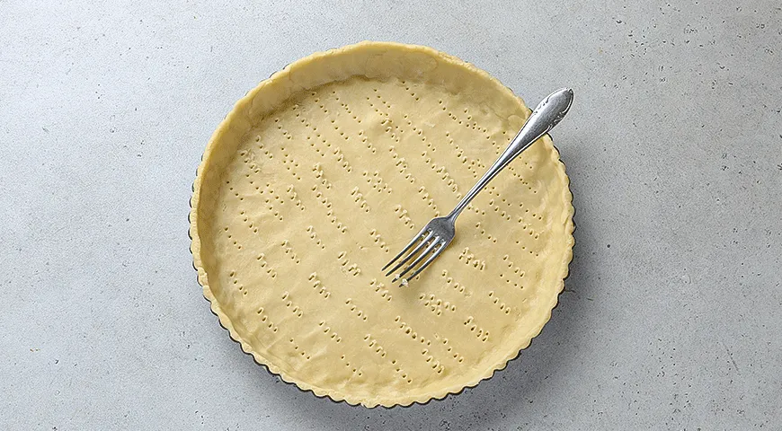 Открытый пирог с лесными грибами
