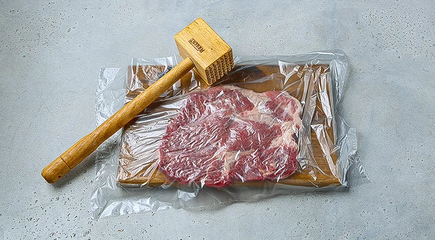 Свиные отбивные с каперсами