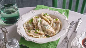 Постные вареники с тофу и грибами