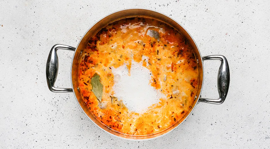 Суп чаудер с морепродуктами и сливками