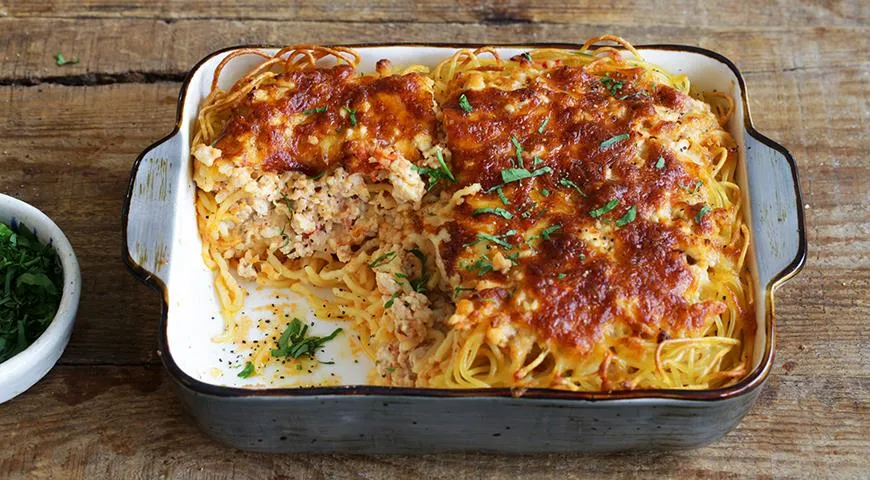 Запеканка из макарон с курицей в духовке