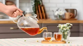 Кому стоит перейти с обычного чая на травяной: 3 веских повода