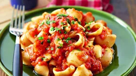 Простые рецепты с чесноком и соусом томатным