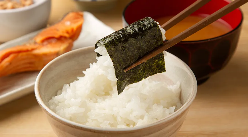 Рекомендуемая суточная норма потребления для взрослых — до 7–10 граммов сушеных листов в сутки