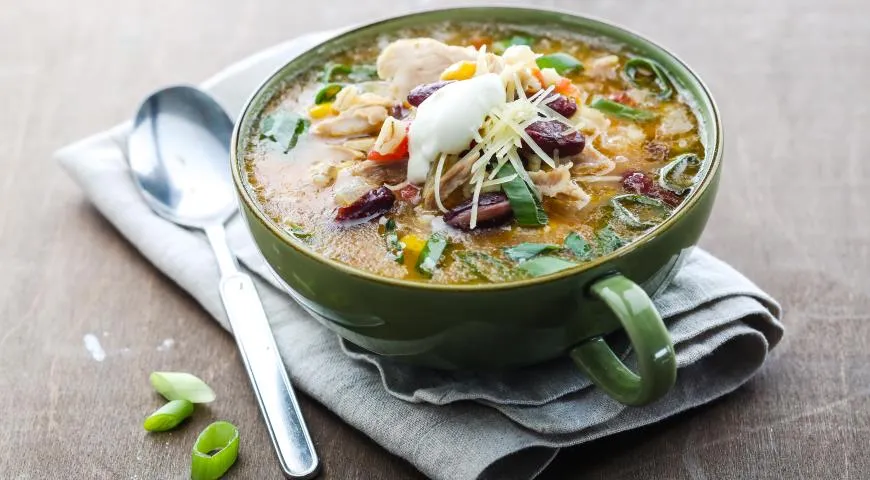 Суп из курицы с фасолью, перловкой и кукурузой