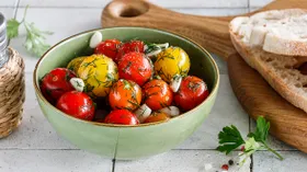 Помидоры черри быстрого приготовления с чесноком