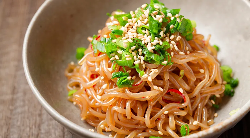 Лапша ширатаки — это продукт с уникальными пищевыми характеристиками, которые обусловлены высоким содержанием растворимой пищевой клетчатки 