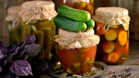Маринованные огурцы «Кровавая Мэри»