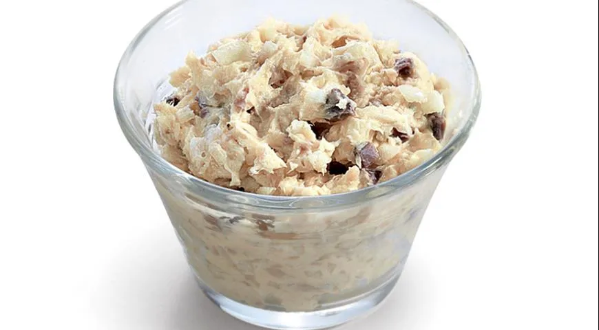 Селедочное масло с яблоками и специями