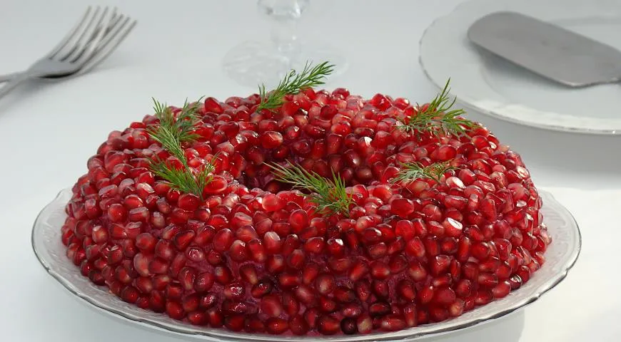 Гранатовый браслет с копченой курицей