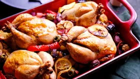 Цыплята-корнишоны с овощами и сухофруктами